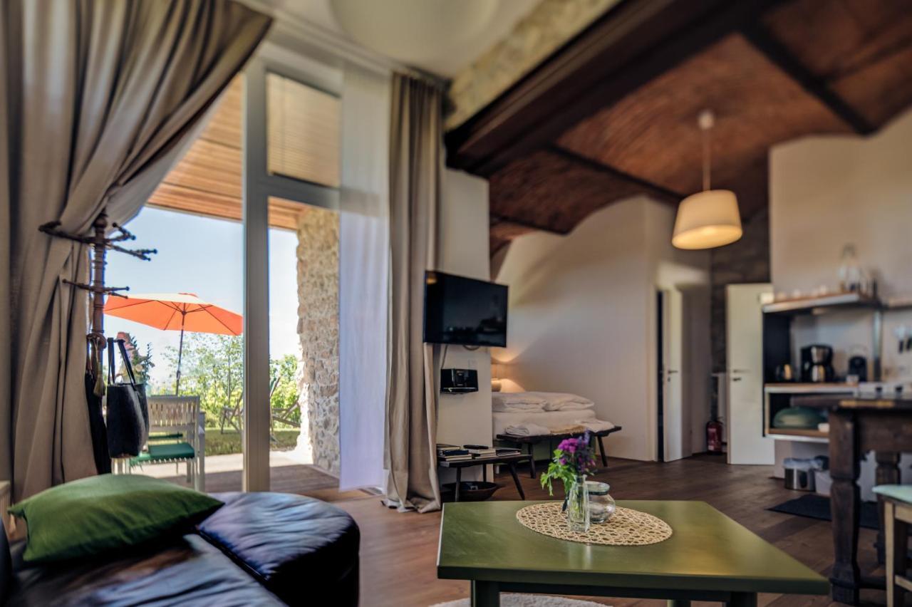 Winzarei, Weingut Tement Villa Berghausen Exterior foto